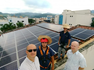 Gráfica JK investe em energia solar